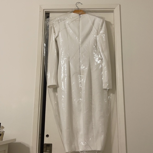 Akali House of CB Dress - Picture 10 of 12